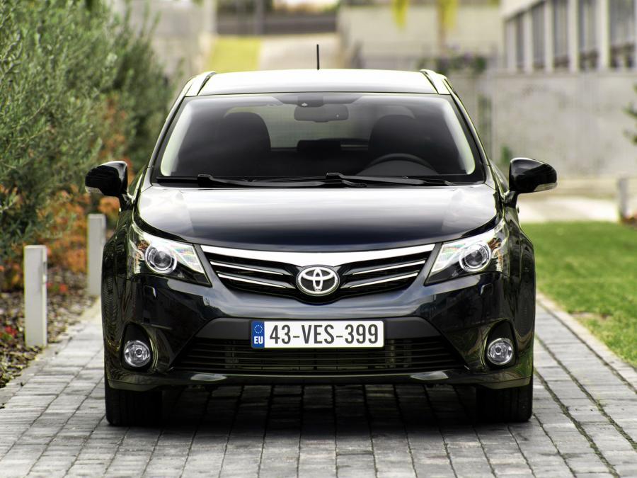  Toyota Avensis Wagon 2011 года  (фото 3 из 25)
